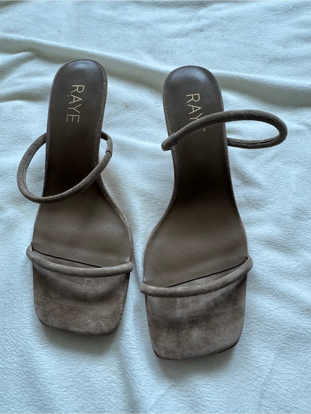 RAYE Katie sandal in light tan suede kitten heel - Picture 3 of 10